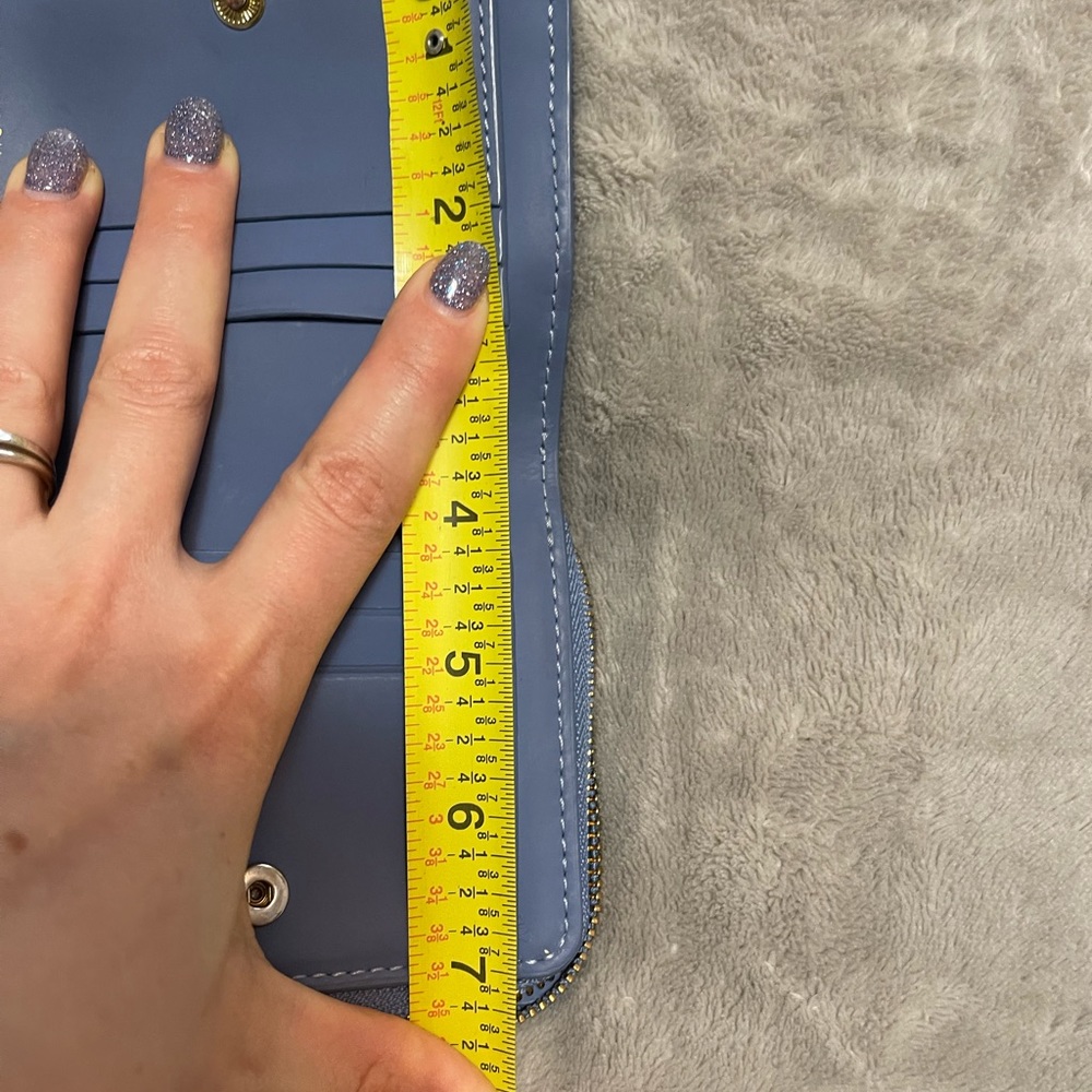 Tory Burch bi fold wallet - Picture 11 of 16